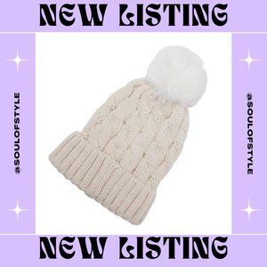 NWT Cable Knit Beanie Toque Hat with Pom Pom